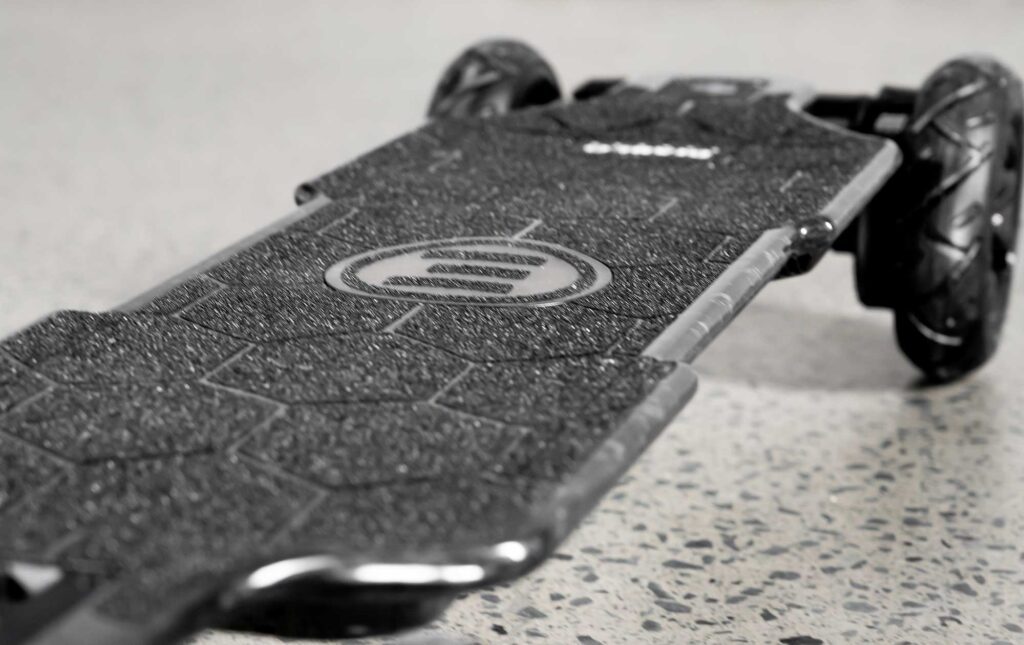 Evolve Diablo Carbon – Skate Elétrico All Terrain