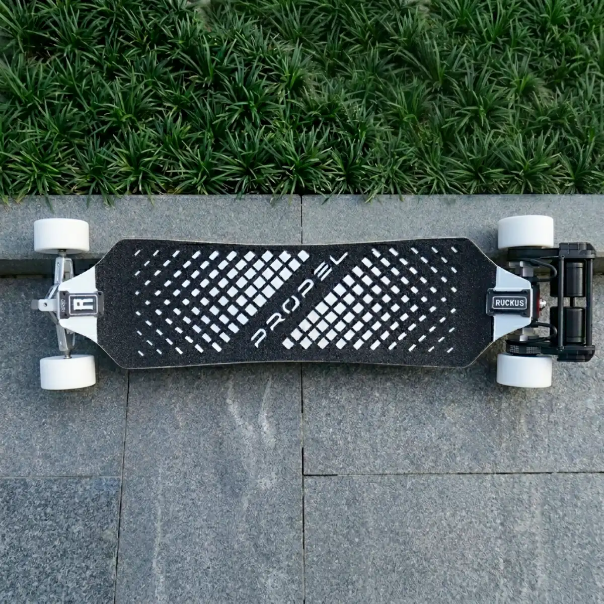 PROPEL EV Ruckus 2 GT – Skate Elétrico Urbano - Imagem 2