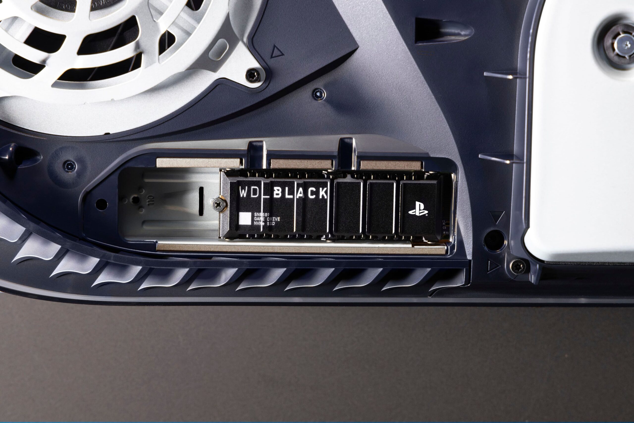 WD_BLACK SN850P 2 TB – SSD NVMe com Dissipador para PS5 - Imagem 4